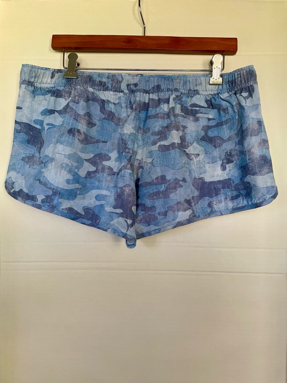 Salt Life Juniors/Women's Light & Navy Blue Camo Athletic Shorts Lounging - Picture 4 of 6